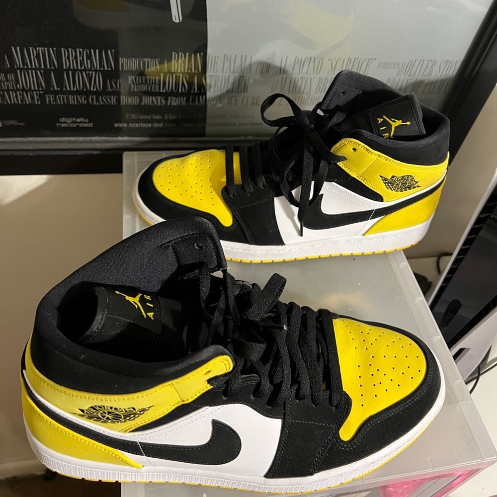 Jordan 1 Mid Yellow Toe Men’s Size 12